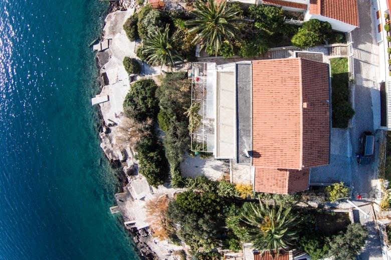 Casa, prima fila al mare, in vendita