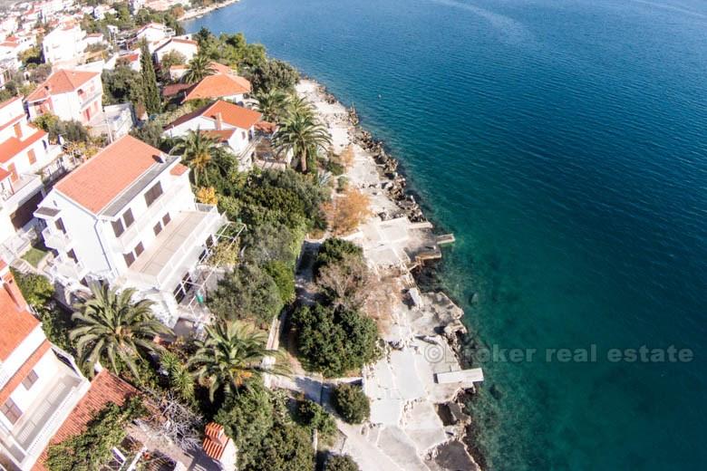 Casa, prima fila al mare, in vendita