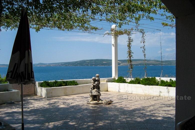 Maison en pierre démolie, à vendre