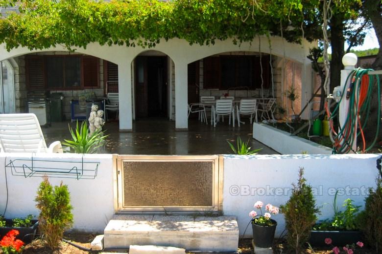 Maison en pierre démolie, à vendre