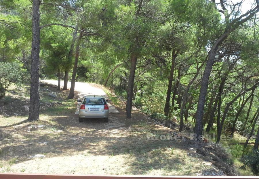 Kuća na građevinskom zemljištu s pogledom na more