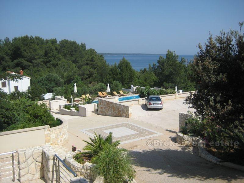 Villa à vendre, dans un endroit agréable et calme