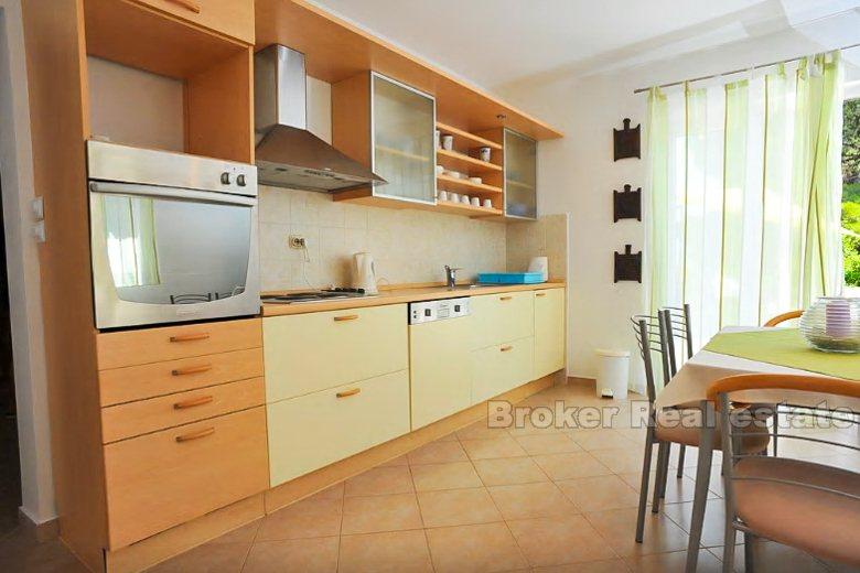 Novo uređen apartman, na prodaju
