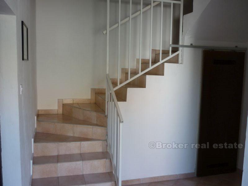 Maison jumelée dans un endroit magnifique et paisible, à vendre