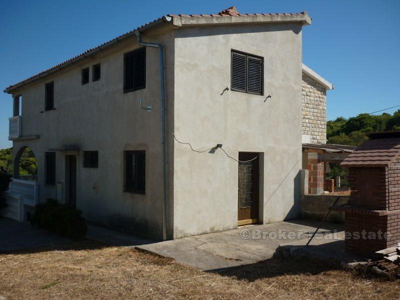 Maison jumelée dans un endroit magnifique et paisible, à vendre