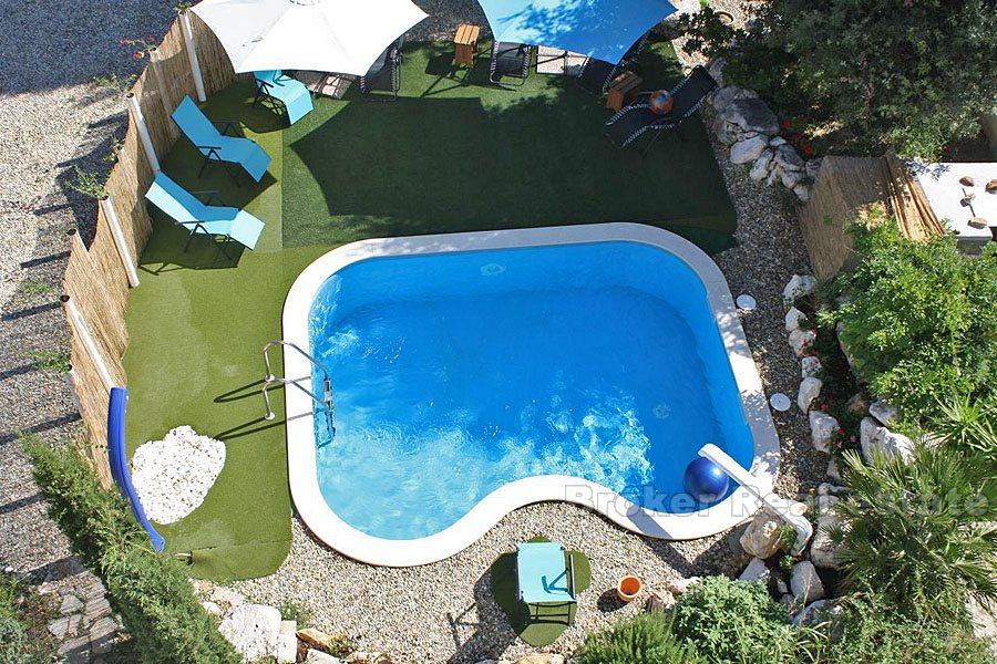 Appartements dans une nouvelle villa, à vendre