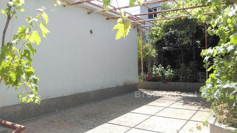 Maison près de la plage de galets, à vendre