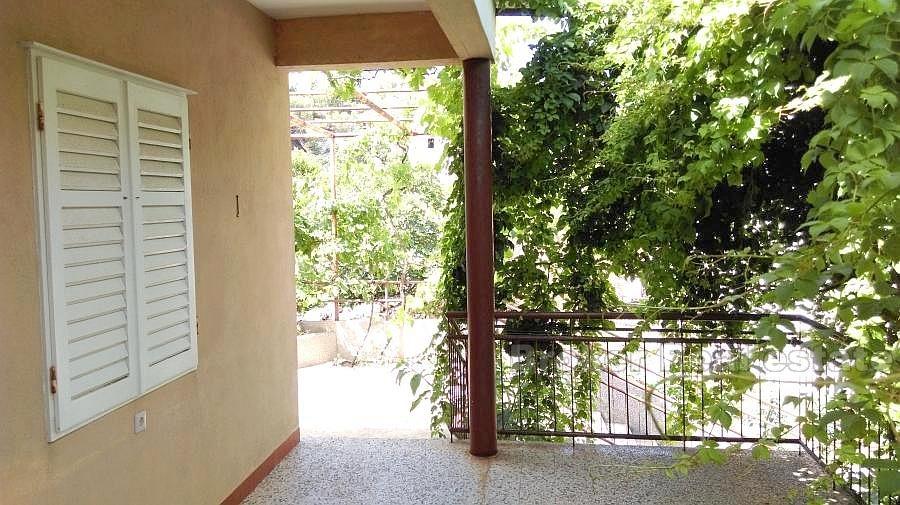 Maison près de la plage de galets, à vendre