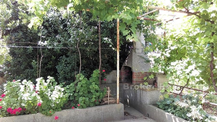 Maison près de la plage de galets, à vendre