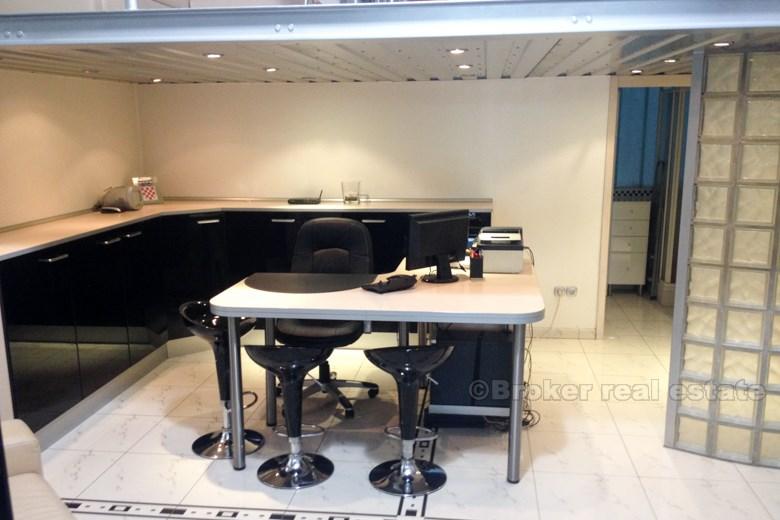 Firule, Commercial property on two levels, for sale