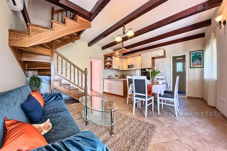 Charming villa by the sea, for rent