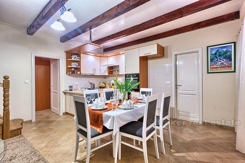 Charming villa by the sea, for rent