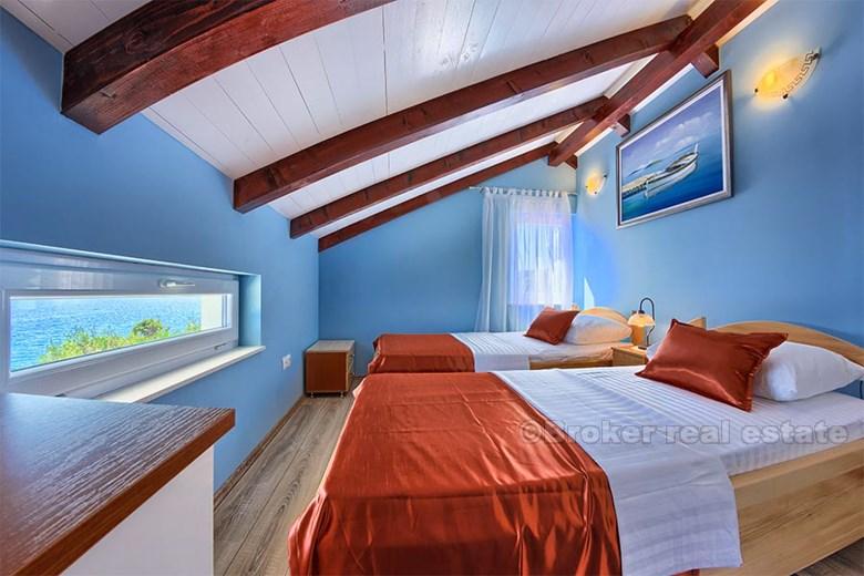 Charming villa by the sea, for rent