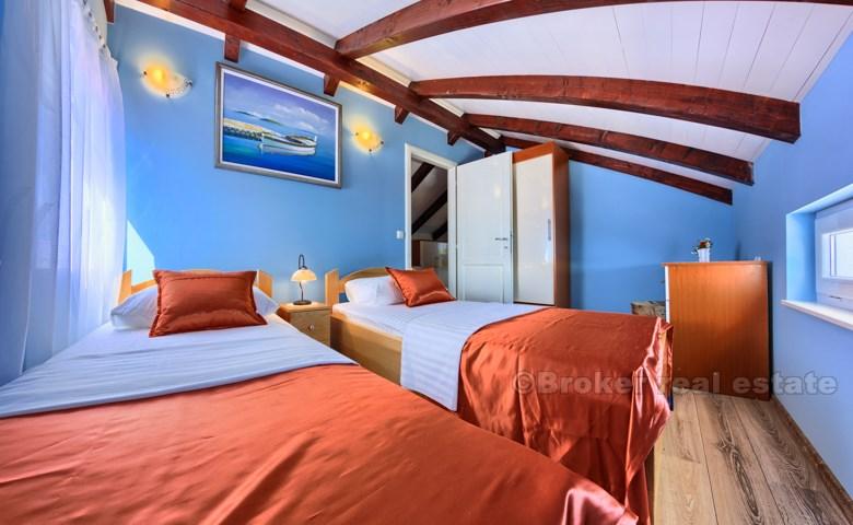 Charming villa by the sea, for rent