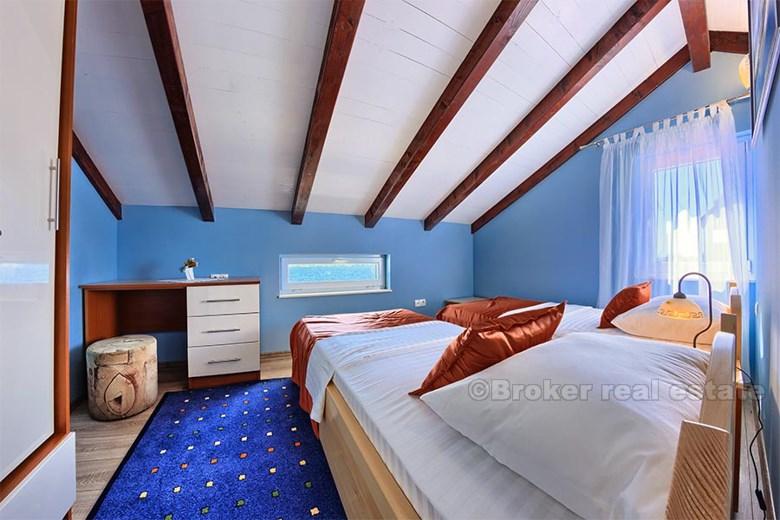 Charming villa by the sea, for rent