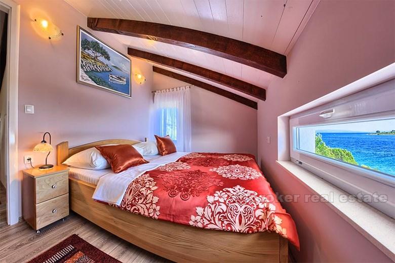 Charming villa by the sea, for rent