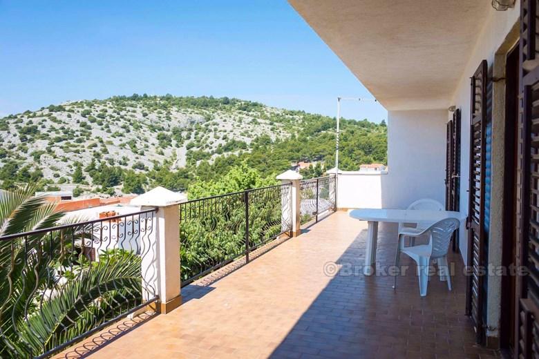 Hus till renovering, till salu