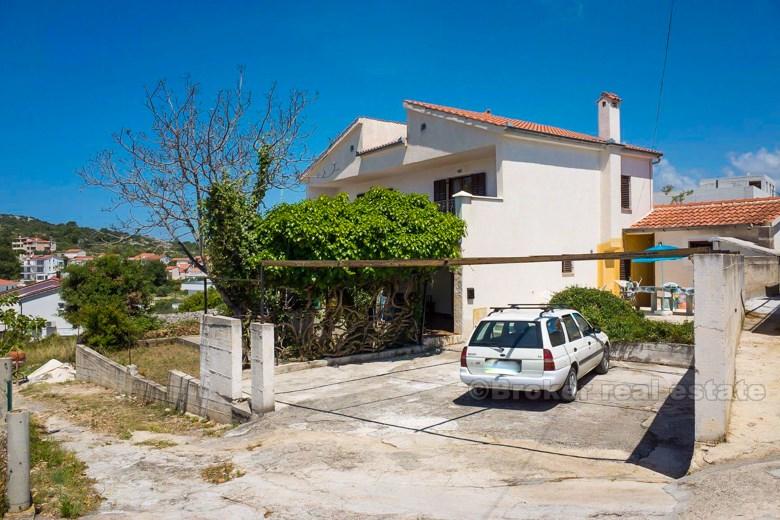 Hus til renovering, til salgs