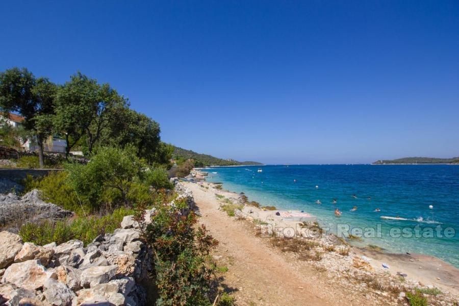 Building land plot next to the sea, for sale