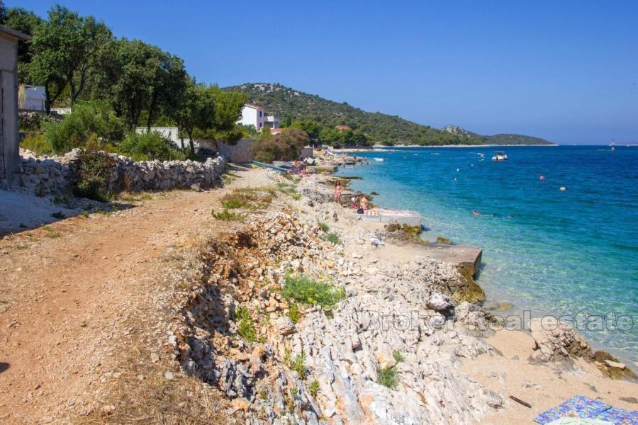 Building land plot next to the sea, for sale