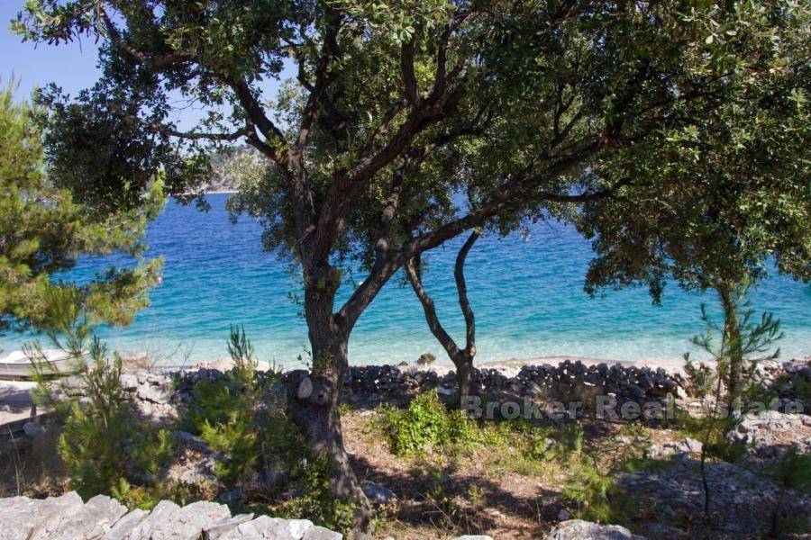 Building land plot next to the sea, for sale