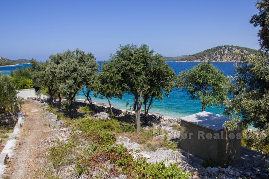 Building land plot next to the sea, for sale