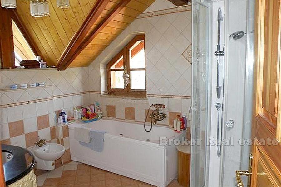 Современный оборудованный дом, для продажи