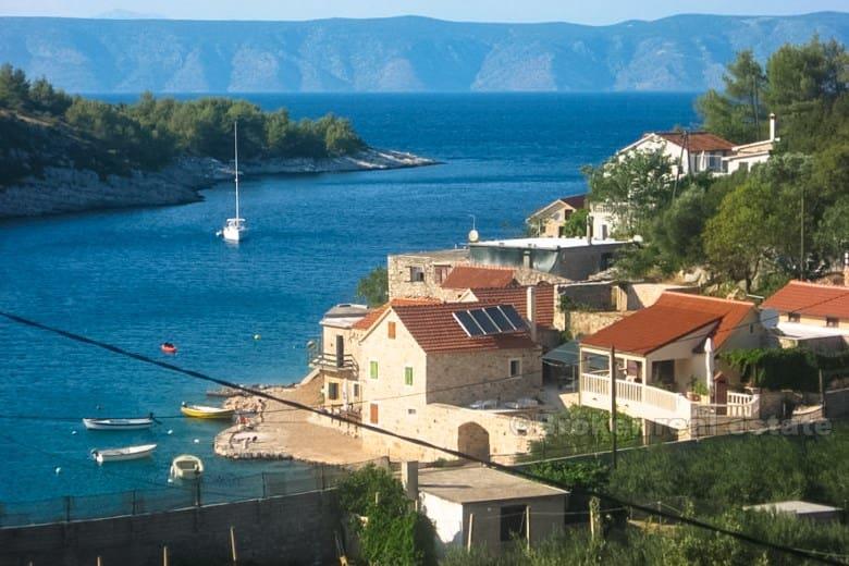 Detached house overlooking the sea