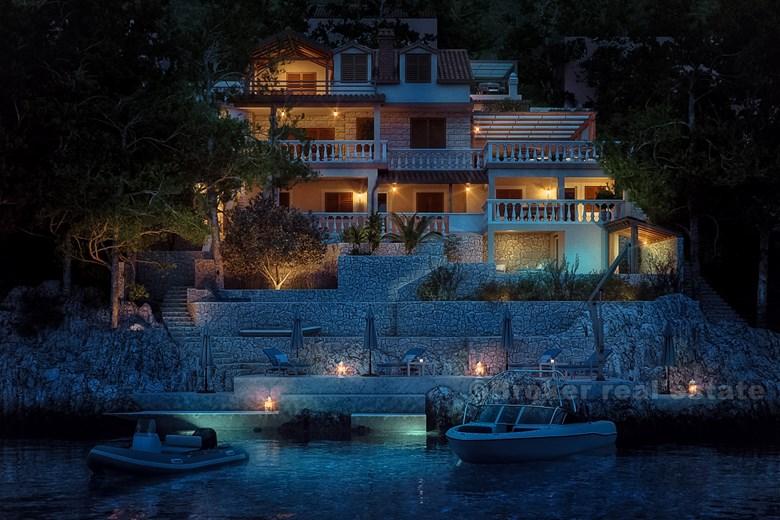 Bella casa / villa in riva al mare