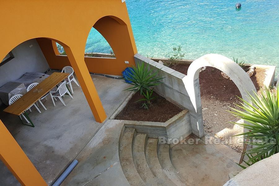 Edificio storico in una baia tranquilla, in vendita