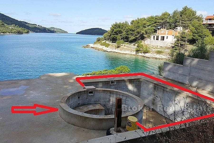 Historical building in a quiet bay, for sale