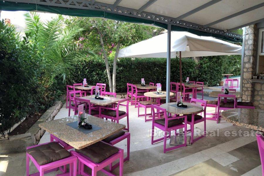 Catering utrymme i mitten, till salu