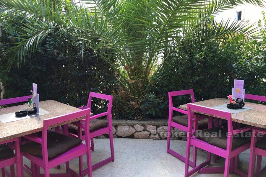 Catering utrymme i mitten, till salu