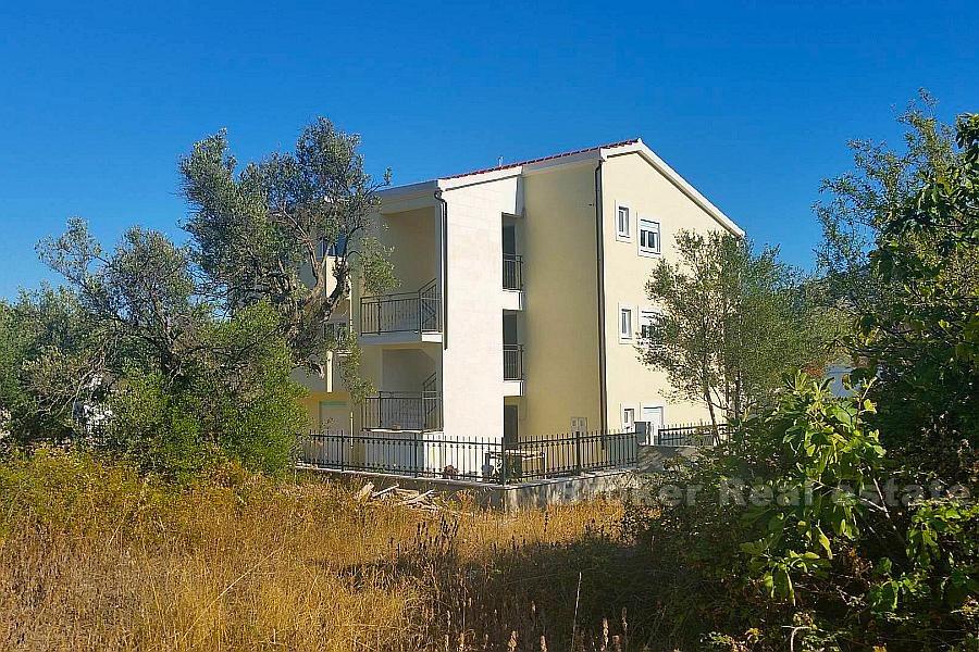 Nytt hus med 7 lägenheter, till försäljning