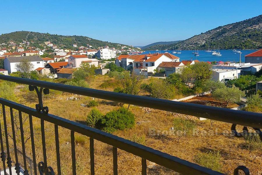 New house with 7 apartments, for sale
