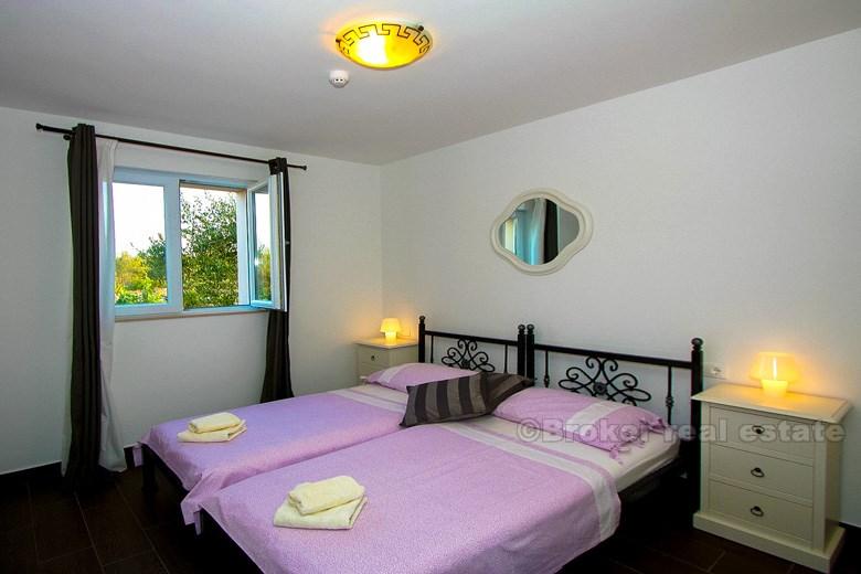 Belle villa avec vue imprenable sur la mer, à vendre
