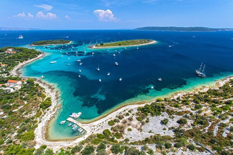 Small ruin house, for sale