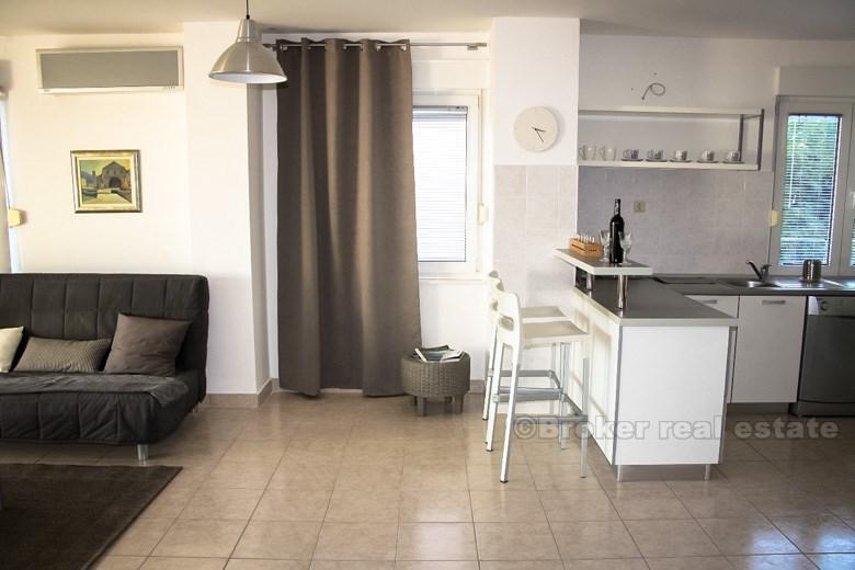 Beautiful apartment overlloking the sea, for rent