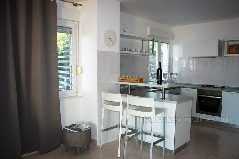 Bellissimo appartamento con vista sul mare, in affitto