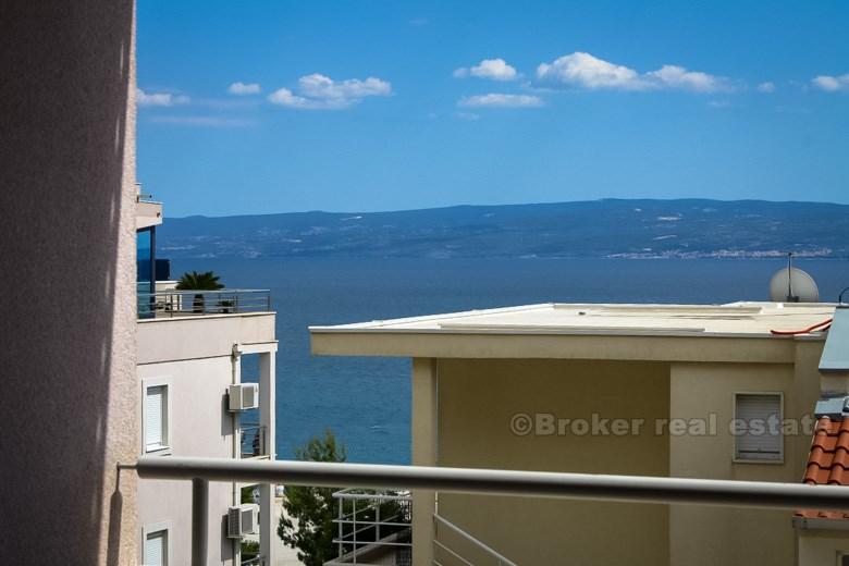 Beautiful apartment overlloking the sea, for rent