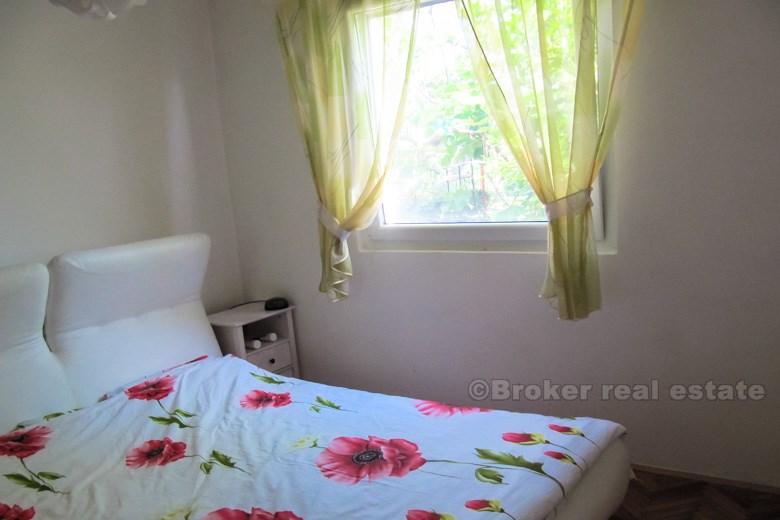 Udoban apartman na mirnoj lokaciji, na prodaju