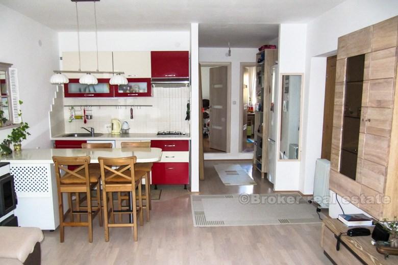 Przytulny apartament w cichej okolicy, na sprzedaż