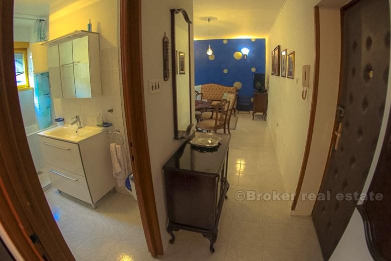 Komfortowy, nowo umeblowany apartament na 2. piętrze