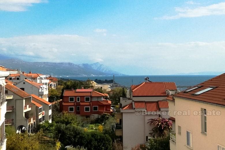 Lägenhet i ett lugnt område, 140 kvm