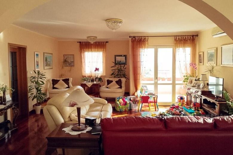 Квартира в тихом районе, 140 кв.м.