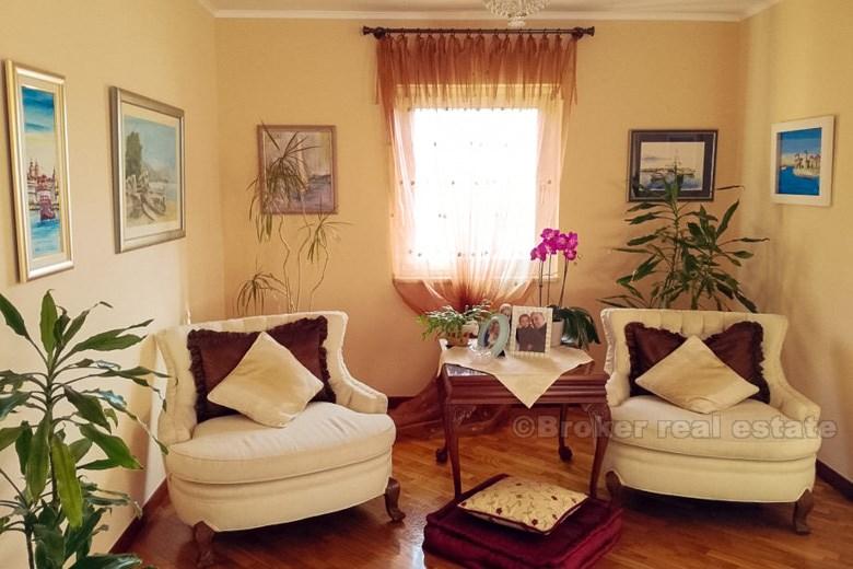 Квартира в тихом районе, 140 кв.м.