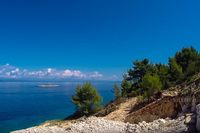 Building land plot next to the sea