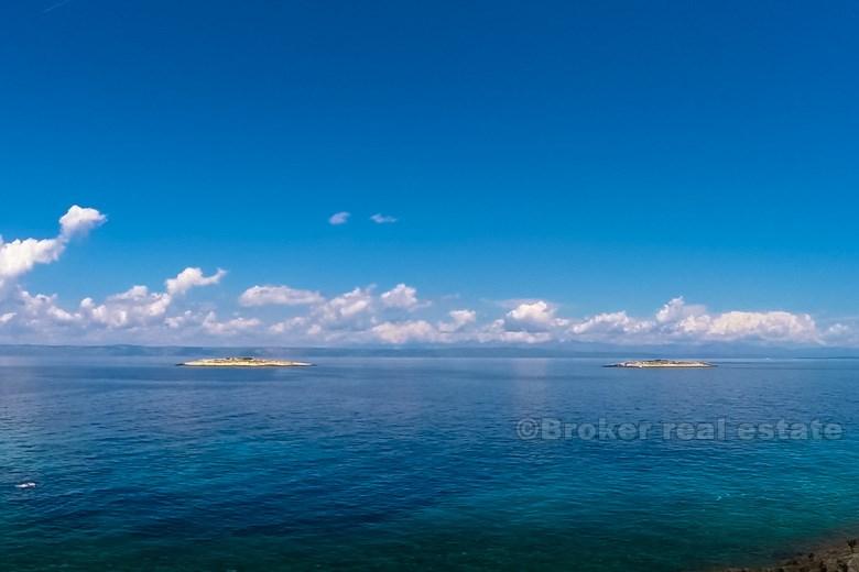 Building land plot next to the sea