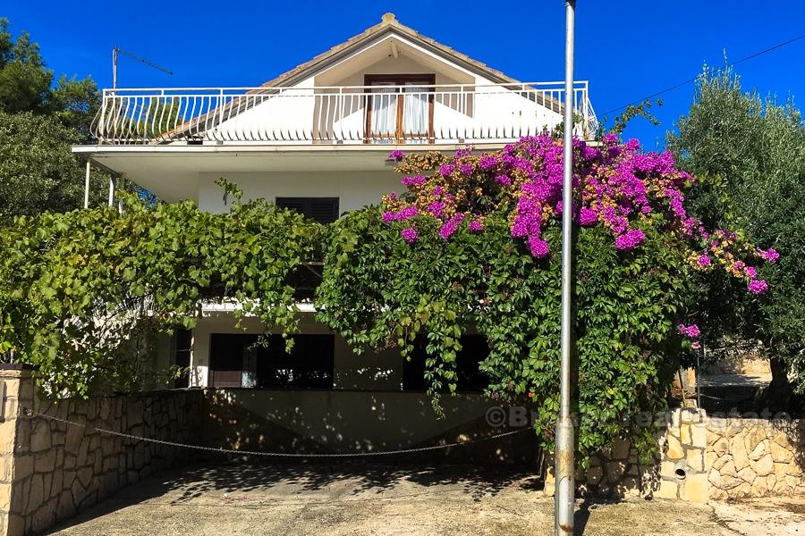 Detached house with a town view, for sale