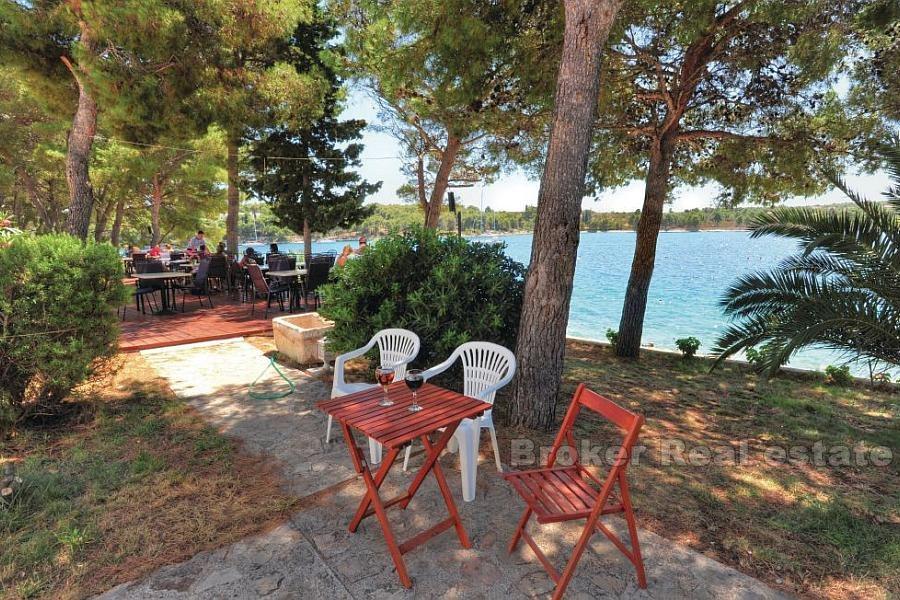 Appartement d'une chambre au bord de la mer, à vendre